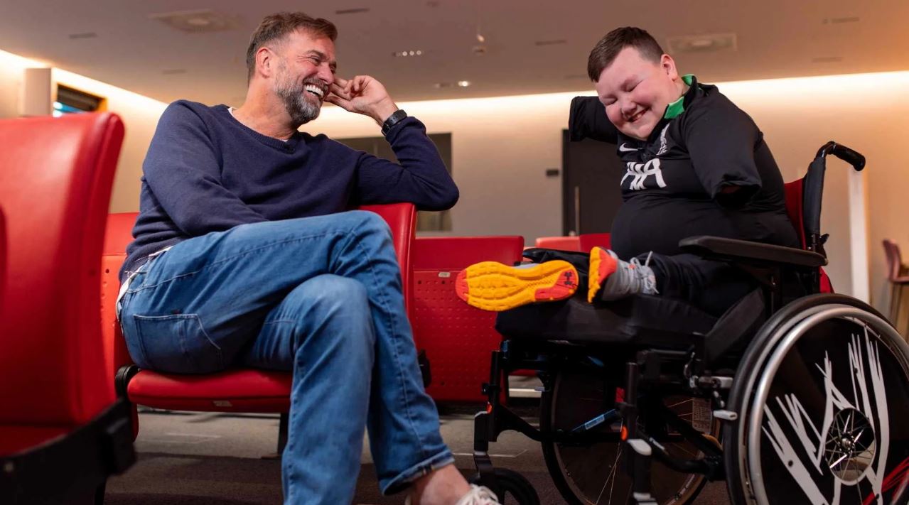 یۆرگێن کلۆپ و هاندەرەکەی لیڤەرپوول