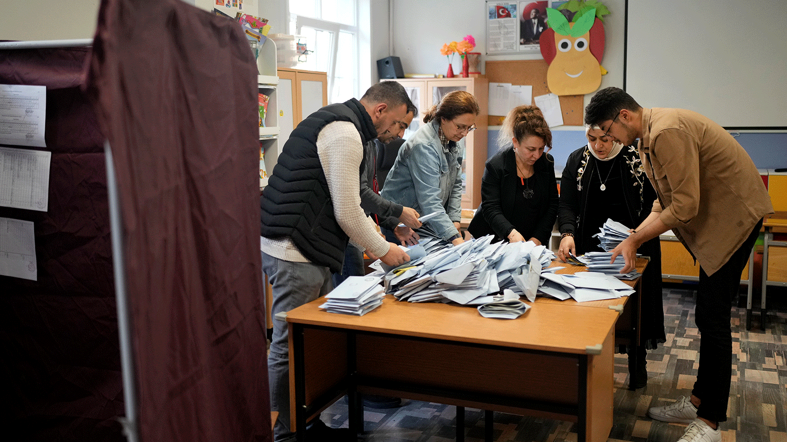 Turkeys opposition appears set to retain key cities preliminary local election results show