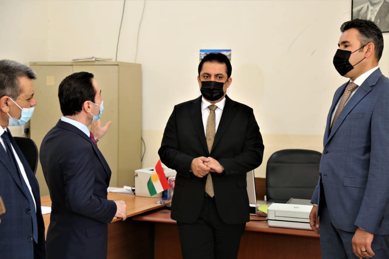 وه&zwnj;زیری په&zwnj;روه&zwnj;رده&zwnj; به&zwnj;ڕێوبه&zwnj;رایه&zwnj;تی په&zwnj;روه&zwnj;رده&zwnj;ی ده&zwnj;شتی هه&zwnj;ولێری به&zwnj;سه&zwnj;ر كرده&zwnj;وه&zwnj;