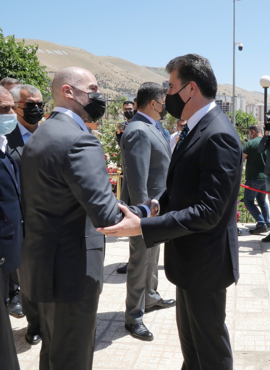 دیمه&zwnj;نی پێشوازیكردن له&zwnj; سه&zwnj;رۆكی هه&zwnj;رێم