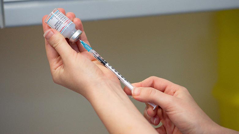 ژه‌می سێیه‌می ڤاكسینی كۆرۆنا له‌ به‌ریتانیا په‌یڕه‌و ده‌كرێت