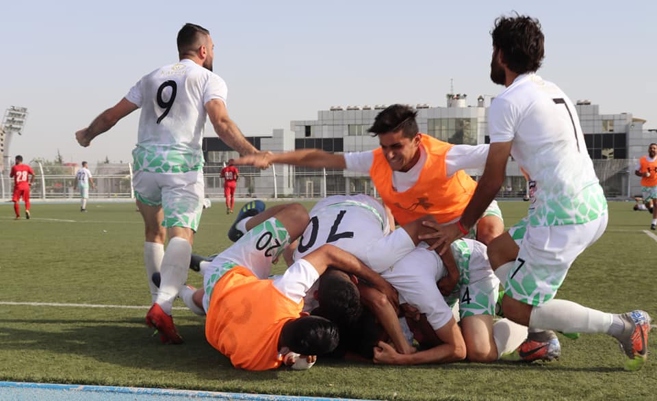 تیپی تۆپی پێی یانه&zwnj;ی عه&zwnj;فرین