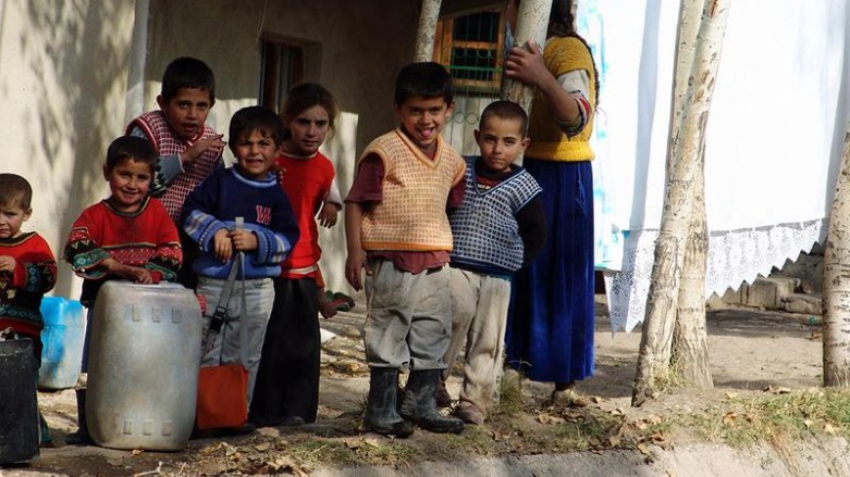 Li Tirkiye zêdetir ji 3 milyon zarokan li malên bê dahat de dijîn