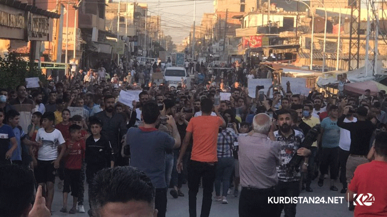 Protests erupted in Qamishlo and other cities in northern Syria on Tuesday in opposition to a decision to increase fuel prices. (Photo: Kurdistan 24/Ekrem Salih)