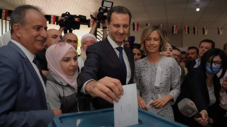الرئيس السوري بشار الاسد يدلي بصوته