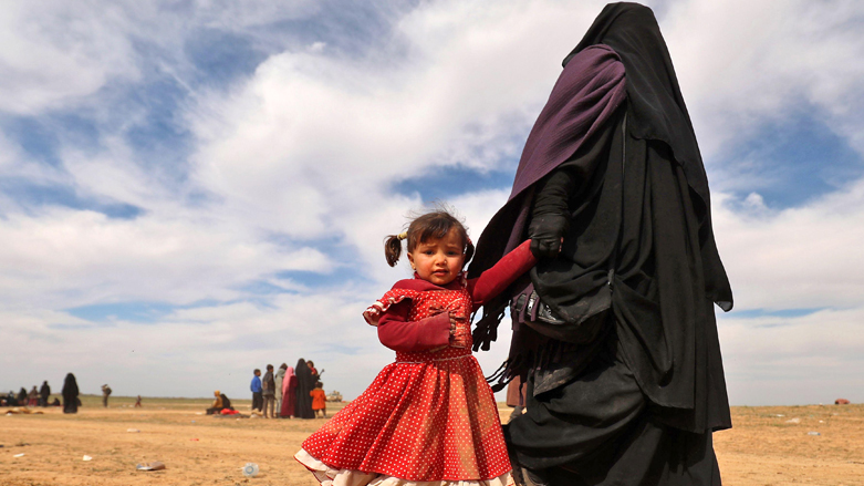 تحوّل مخيم الهول إلى مدينة خيام حقيقية يعيش فيها نحو 62 ألف شخص - تصوير: AFP/GETTY IMAGES