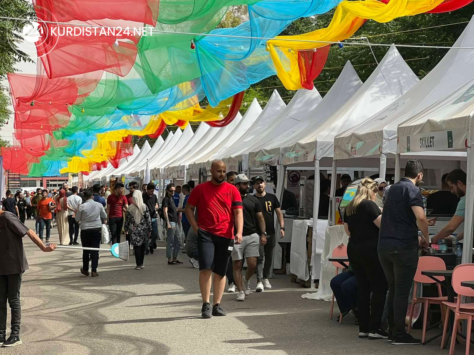 Food enthusiasts attending the Food Festival 2022 in Sami Abdul-Rahman Park in the Kurdistan Region's capital Erbil, May 4, 2022. (Photo: Mohammad Jubrayl/Kurdistan 24)