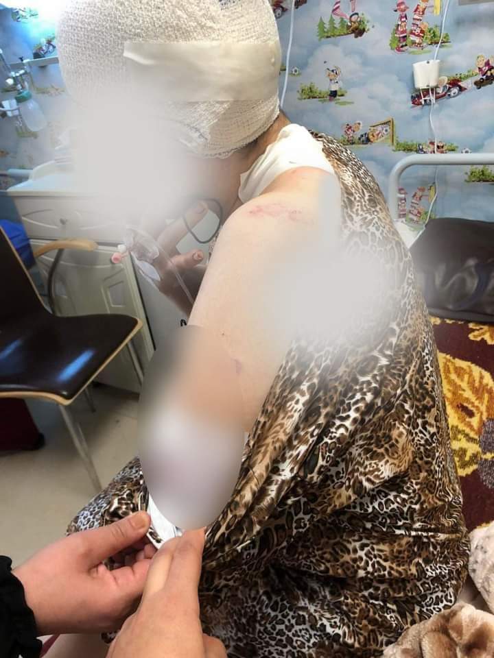 وێنەی ئەو ژنەی بە چەقۆ بریندار کراوە