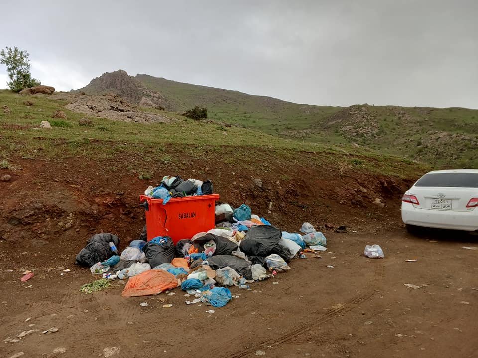 کۆکردنەوەی پاشماوەی گەشتیاران لە گۆمی فێڵاو