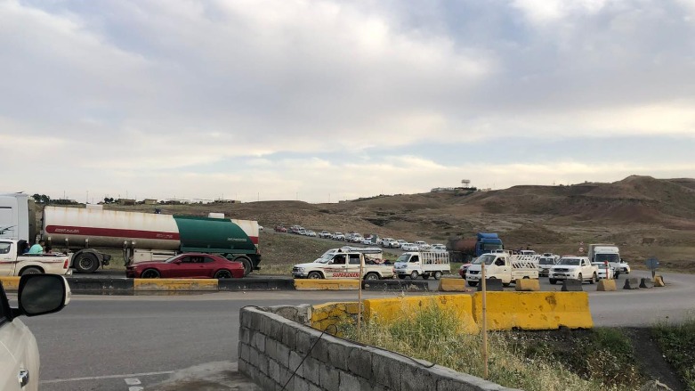 Displaced Yezidis (Ezidis) arriving in Duhok following clashes between Iraqi army and PKK affiliates YBS forces. (Photo: DMCR)