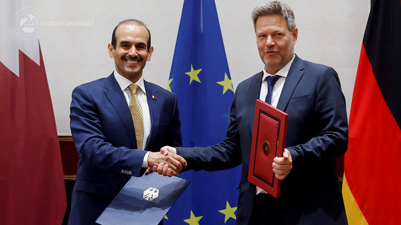 امیر قطر این توافق‌نامه را با وزیر اقتصاد آلمان امضا کرده است