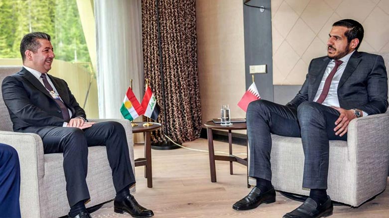 Kurdistan Region Prime Minister Masrour Barzani (left) during his meeting with Qatari Minister of Commerce Sheikh Mohammed Al-Thani in Davos, Switzerland, May 23, 2022 (Photo: KRG)