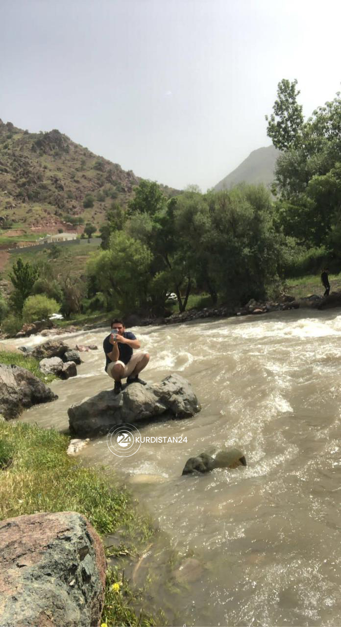 وێنەی گەشتیارەکە پێش رووداوەکە