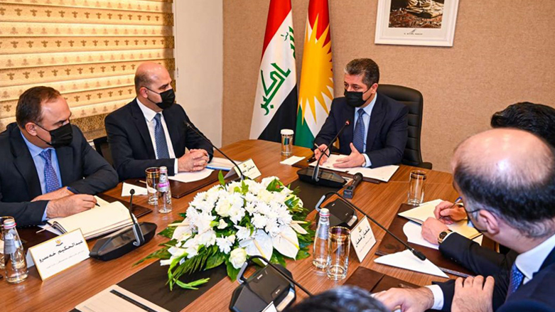 Kurdistan Region Prime Minister Masrour Barzan (center) chairs a meeting of the municipality and tourism ministry in Erbil, May 29, 2022. (Photo: KRG)