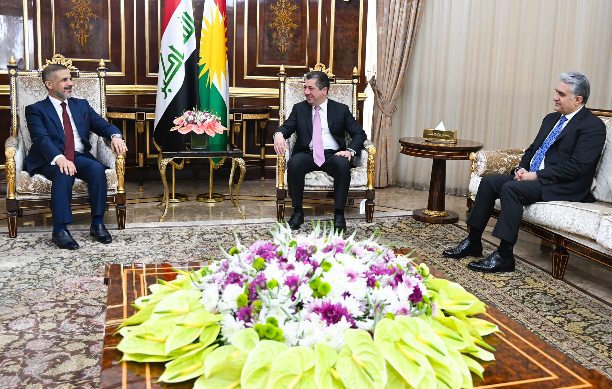 Kurdistan Region Prime Minister Masrour Barzani (top right) during his meeting with Iraqi Deputy Prime Minister and Minister of Planning Muhammed Ali Tamim, May 1, 2023. (Photo: KRG)