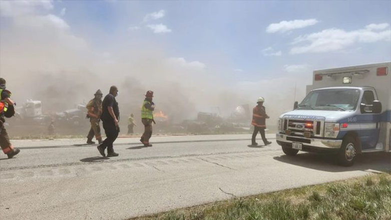 مقتل العشرات بتصادم أكثر من 70 سيارة بحادث مروع في أميركا