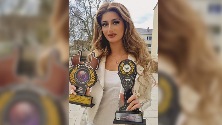 دلبەر جزیری, کچە هونەرمەندی ئەکتەر و گۆرانیبێژ