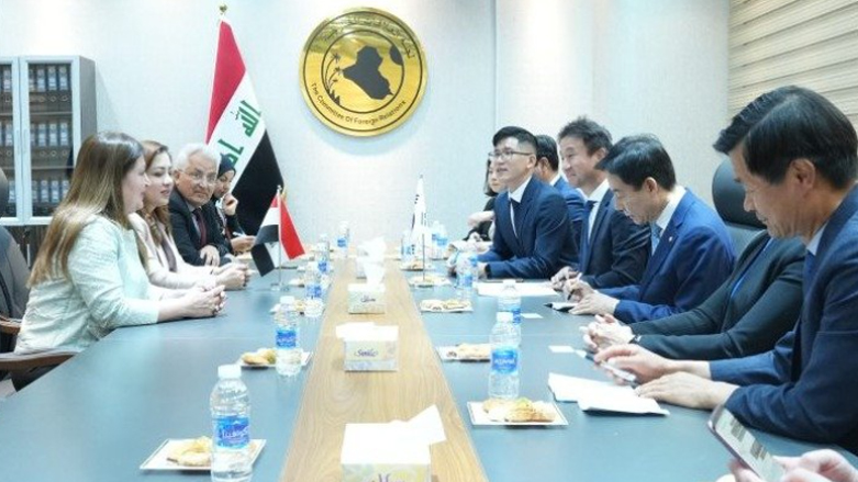Iraqi House of Representatives delegation (left) during their meeting with South Korean parliament delegation, May 20, 2023. (Photo: INA)