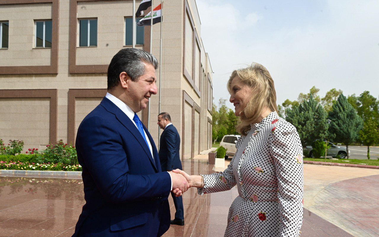 Kurdistan Region Prime Minister Masrour Barzani (left) shaking hands with United Kingdom’s Duchess of Edinburgh, Sophie Helen Rhys-Jones, May 23, 2023. (Photo: KRG)