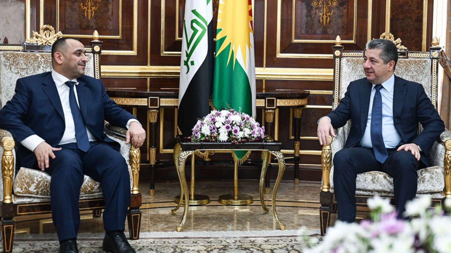 Kurdistan Region's Prime Minister Masrour Barzani (R) and Federal Electricity Minister Ziad Ali Fadel (L). (Photo: KRG)
