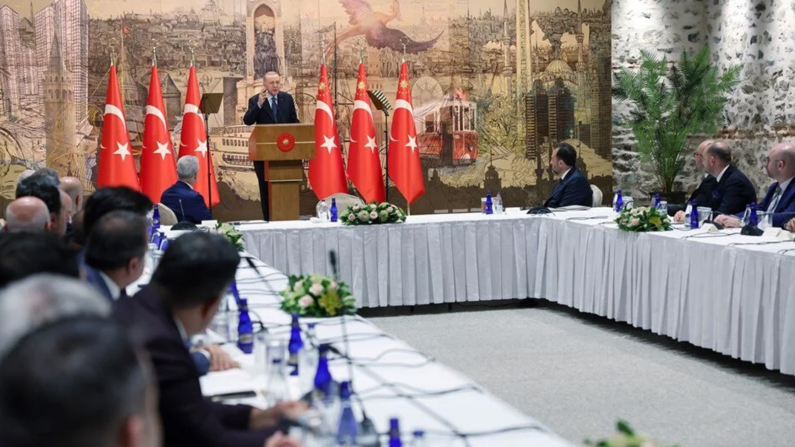 Erdoğan, MÜSİAD heyetiyle toplandı