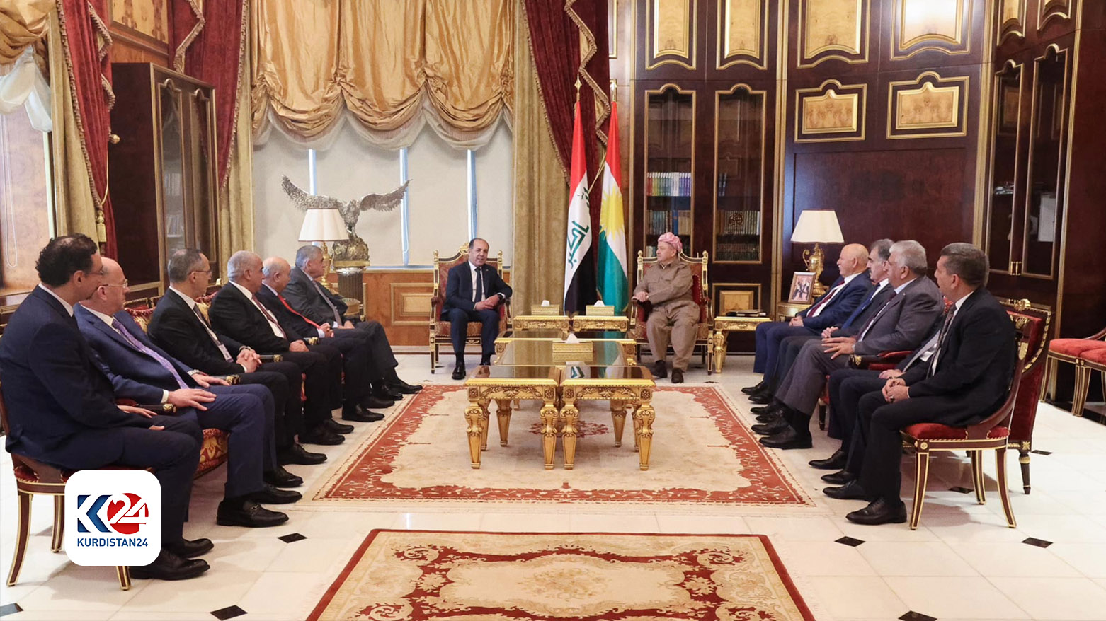 A photo of the meeting between the KDP President Masoud Barzani and Prof. Dr. Mamoun al-Debi'e and the Jordanian Higher Education Delegation. (Photo: Barzani HQ)