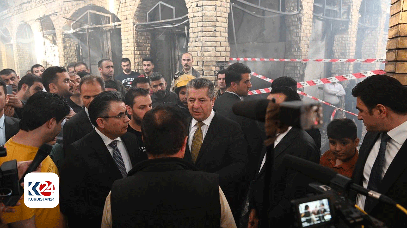 رئيس حكومة إقليم كوردستان يتفقد موقع حريق سوق قيصرية أربيل