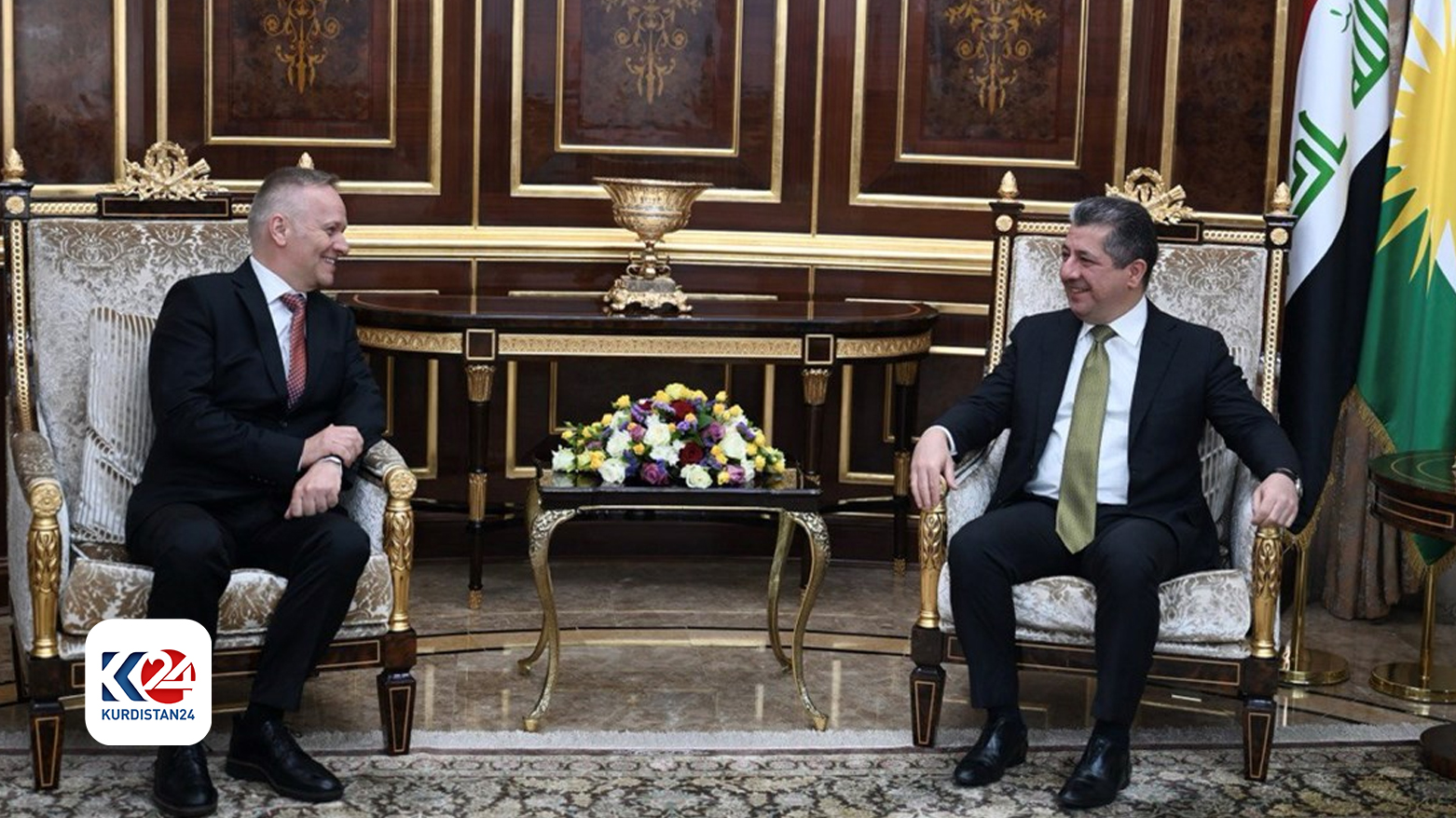 رئيس حكومة إقليم كوردستان مسرور بارزاني ورئيس العمليات الدولية في منظمة المبادرة الطبية النرويجية غاير فيلد