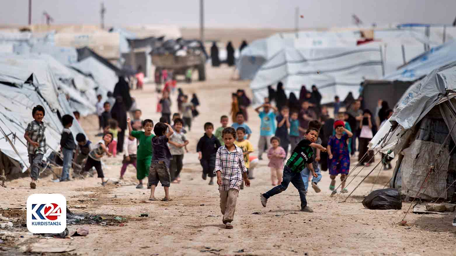 Children play around within the camp. (Photo: Kurdistan24)