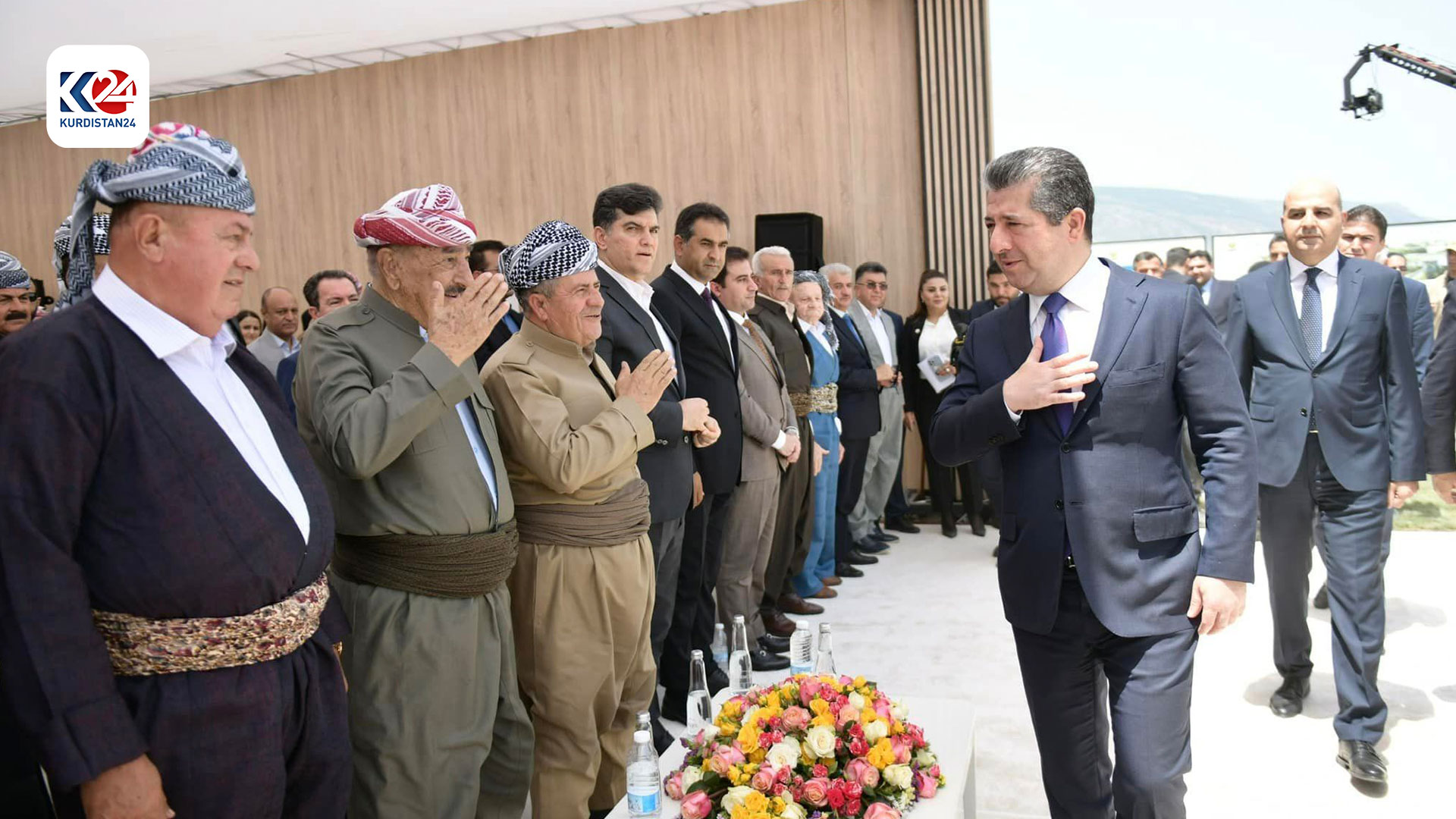 ئامادەبوونی سەرۆکوەزیران لە رێوەڕەسمی دانانی بەردی بناغەی چوار پرۆژە لە ئیدارەی سەربەخۆی سۆران (وێنە: فەرهاد ئەحمەد)