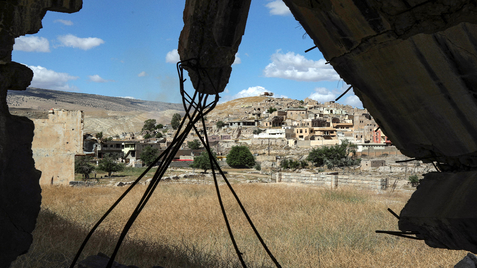 Desolation in Sinjar: Yazidis Struggle to Rebuild Amid Political Stalemate