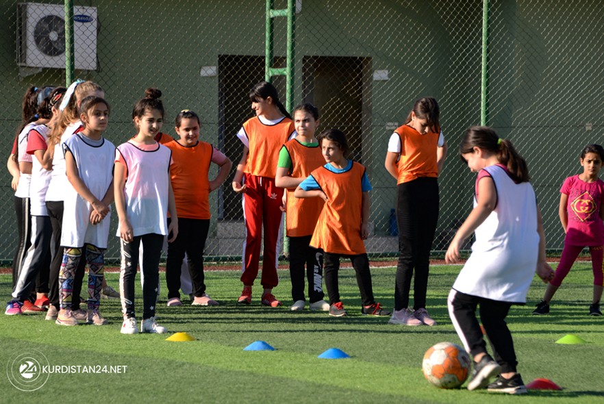 Iraqi girls take part in a training session at the Bartalla sports club, in Bartalla town east of the city of Mosul in the northern province of Nineveh, on October 21, 2021. (Photo: Zaid al-Obeidi/AFP)