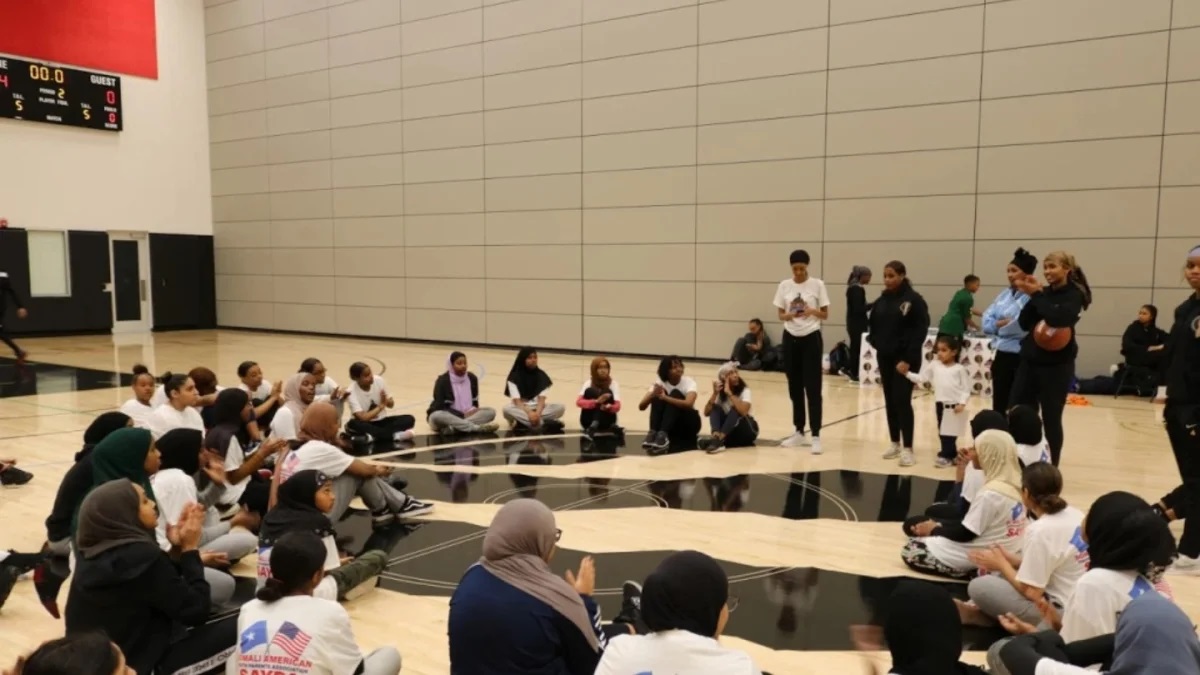 جه&zwnj;ماد حسێن فین، كچه&zwnj; یاریزانی سۆماڵی