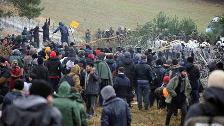Foto: Göçmenlerin Belarus’tan Polonya sınırına geçişleri polisler tarafından engellendi/Reuters