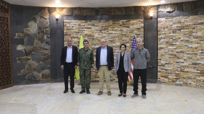 Şandeke Amerîkî rewşa ewlehî û aborî bi HSDê re gotûbêj dike