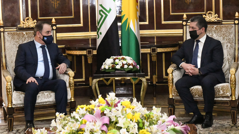 KRG Prime Minister Masrour Barzani (right) during his meeting with Iraqi Electricity Minister Adel Kareem in Erbil, Nov. 18, 2021. (Photo: KRG)