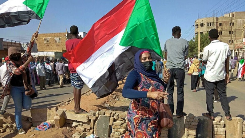 متظاهرون مناهضون للانقلاب العسكري في السودان. أم درمان في 17 نوفمبر/تشرين الثاني- الصورة لفرانس 24