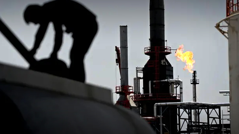 يعد تهريب النفط أبرز تحدٍ يواجه الحكومة العراقية بقيادة السوداني