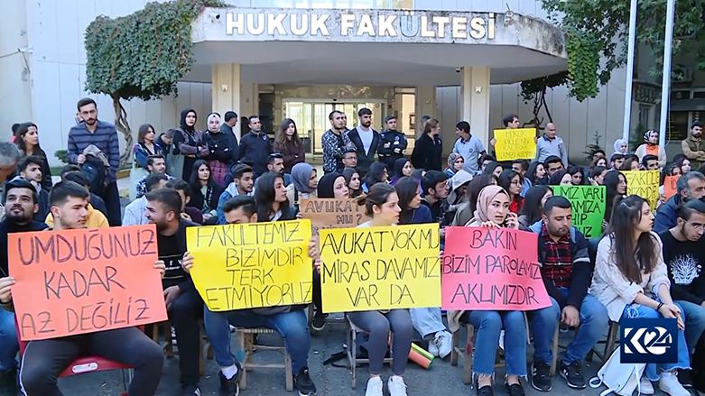 Xwendekarên Diyarbekirê naxwazin cihê avahiya fakulteya Hiqûqê bê guhertin