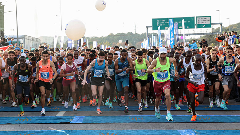 İstanbul Maratonu başladı (Foto: AA)