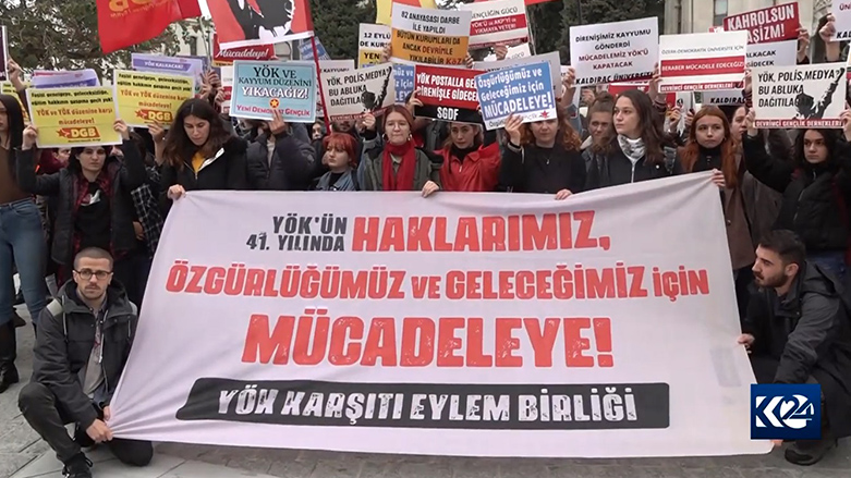 Xwendekarên Stenbolî daxwaza rakirina saziya YOKê dikin