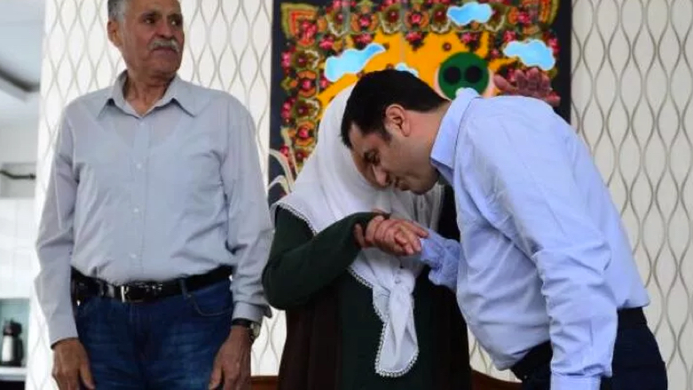 Archive picture of former People's Democratic Party (HDP) co-chair Demirtas with his parents(Photo: Serdar SUNAR/DİYARBAKIR/DHA)