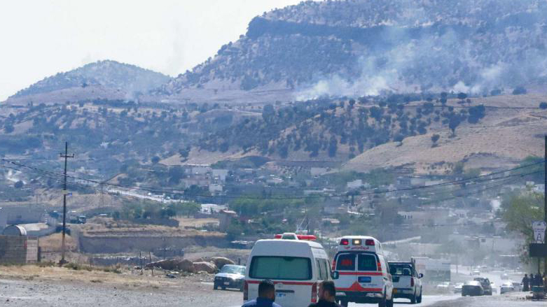 Smoke billows on the horizon outside the Iraqi city of Sulaimaniyah (Slemani), where the bases of several Iranian opposition groups are located, September 28, 2022. (AFP)