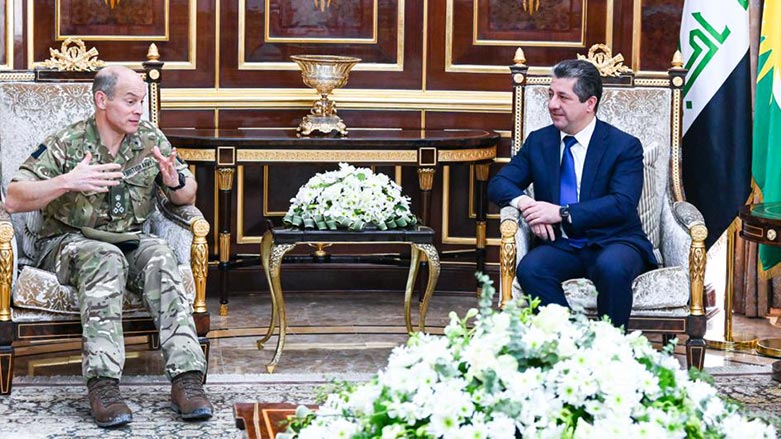 Prime Minister Masrour Barzani in Erbil, Nov. 27, 2022. (right) during his meeting with Deputy Commanding General of the US-led coalition in Iraq and Syria, Andrew Garner (left) (Photo: KRG)