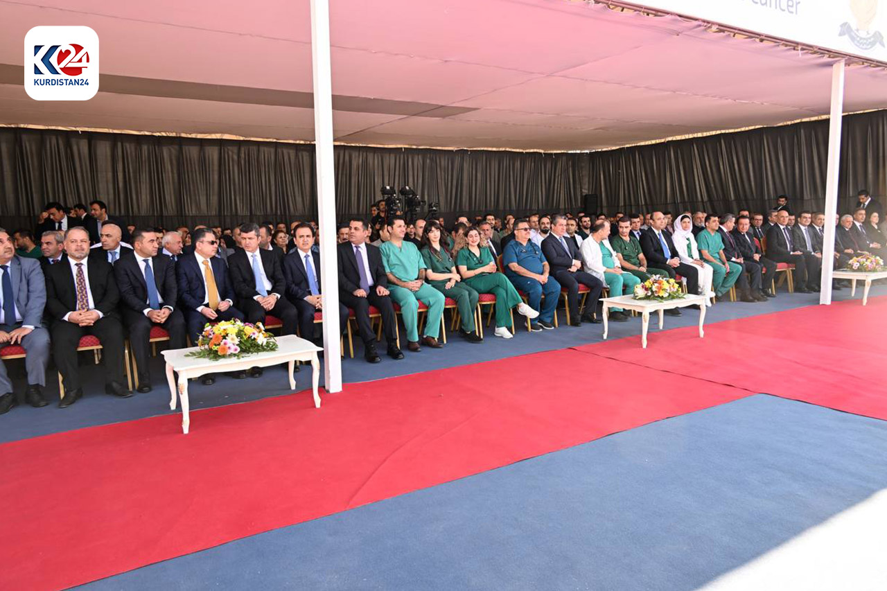 سەرۆکی حکومەت بەردی بناغەی سەنتەری چارەسەری شێرپەنجە بە تیشک لە دهۆک دادەنێت