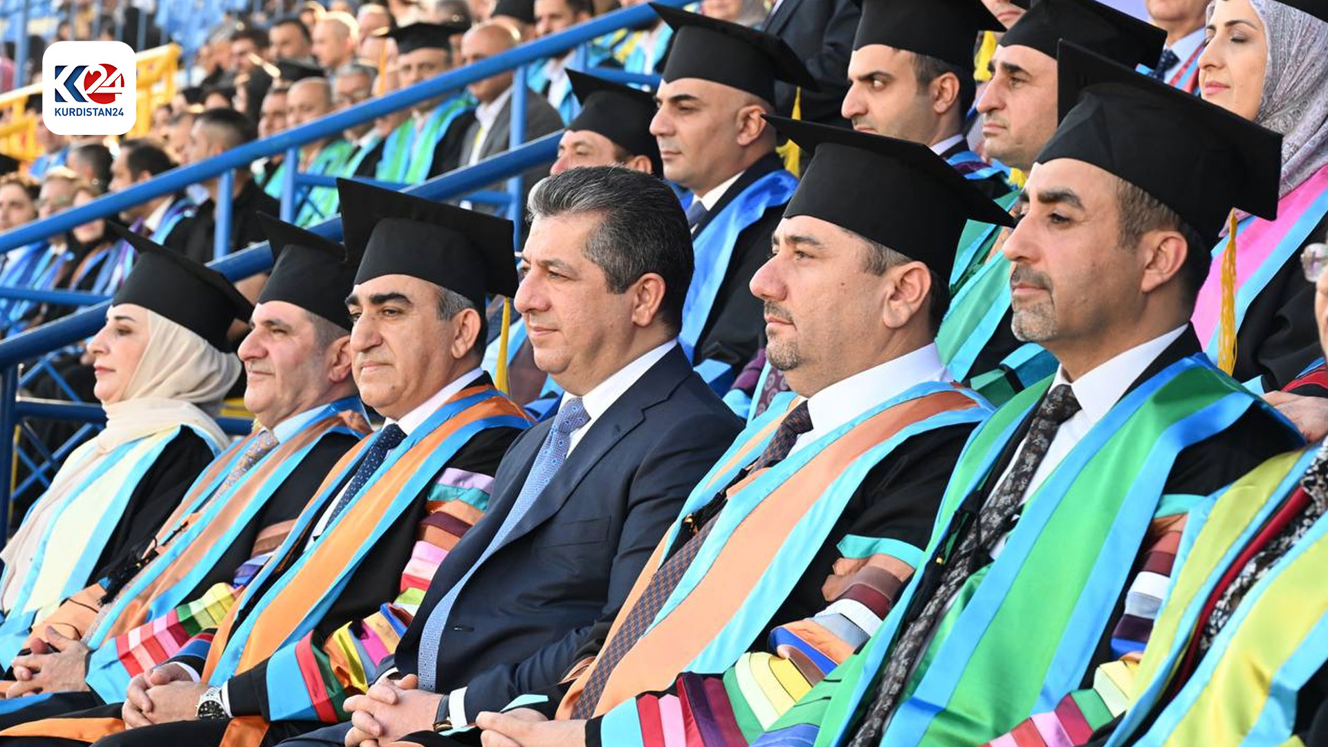 بحضور رئيس حكومة كوردستان.. جامعة دهوك تحتفل بتخرّج الدفعة الـ 28 لطلابها