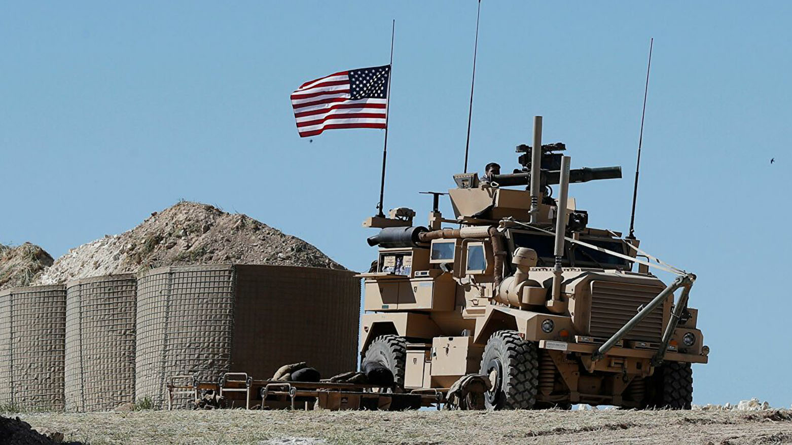 Bi 2 dronan êrîş li Baregeheke Amerîkî li Hesekê hate kirin