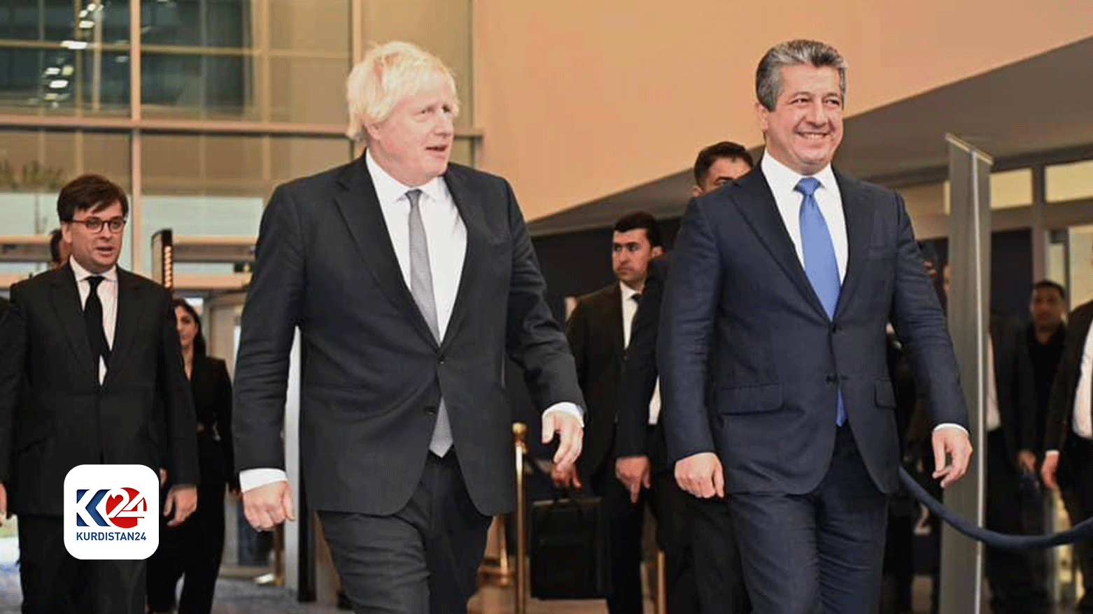 Kurdistan Region Prime Minister Masrour Barzani (right) walking alongside former United Kingdom Prime Minister Boris Johnson, Nov. 20, 2023. (Photo: KRG)