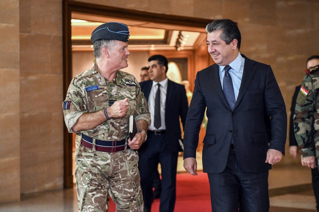 Prime Minister Masrour Barzani (right) walking alongside Mar. Martin ‘Sammy’ Sampson, UK Defense Senior Advisor Middle East and North Africa, Nov. 22, 2023. (Photo: KRG)