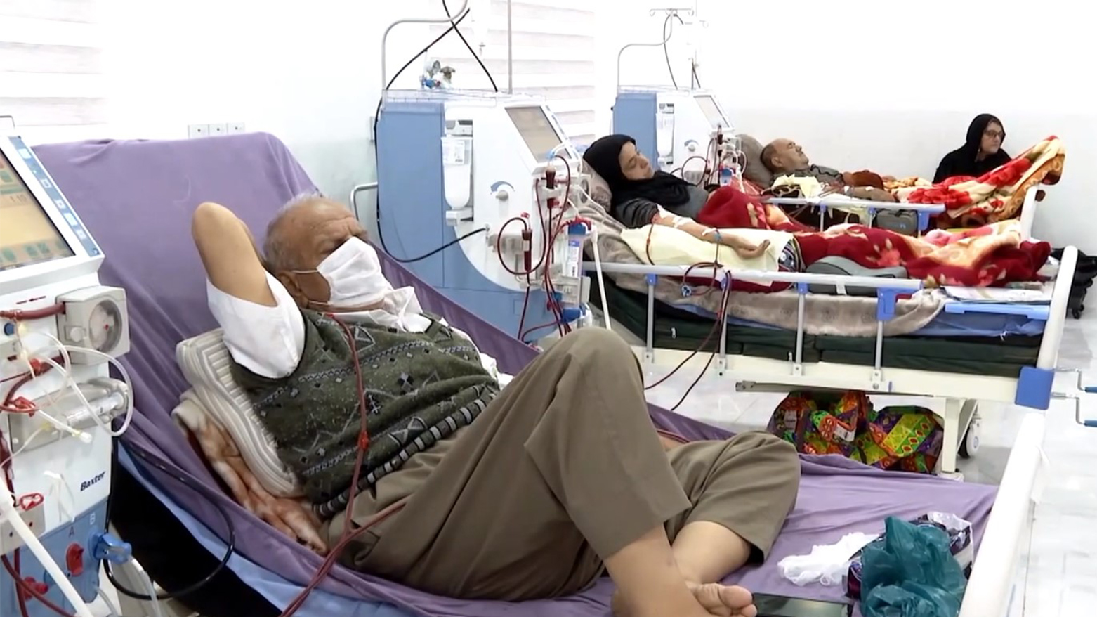 مرضى الفشل الكلوي في مركز قلعة دزه (لقطة شاشة عن الفيديو)